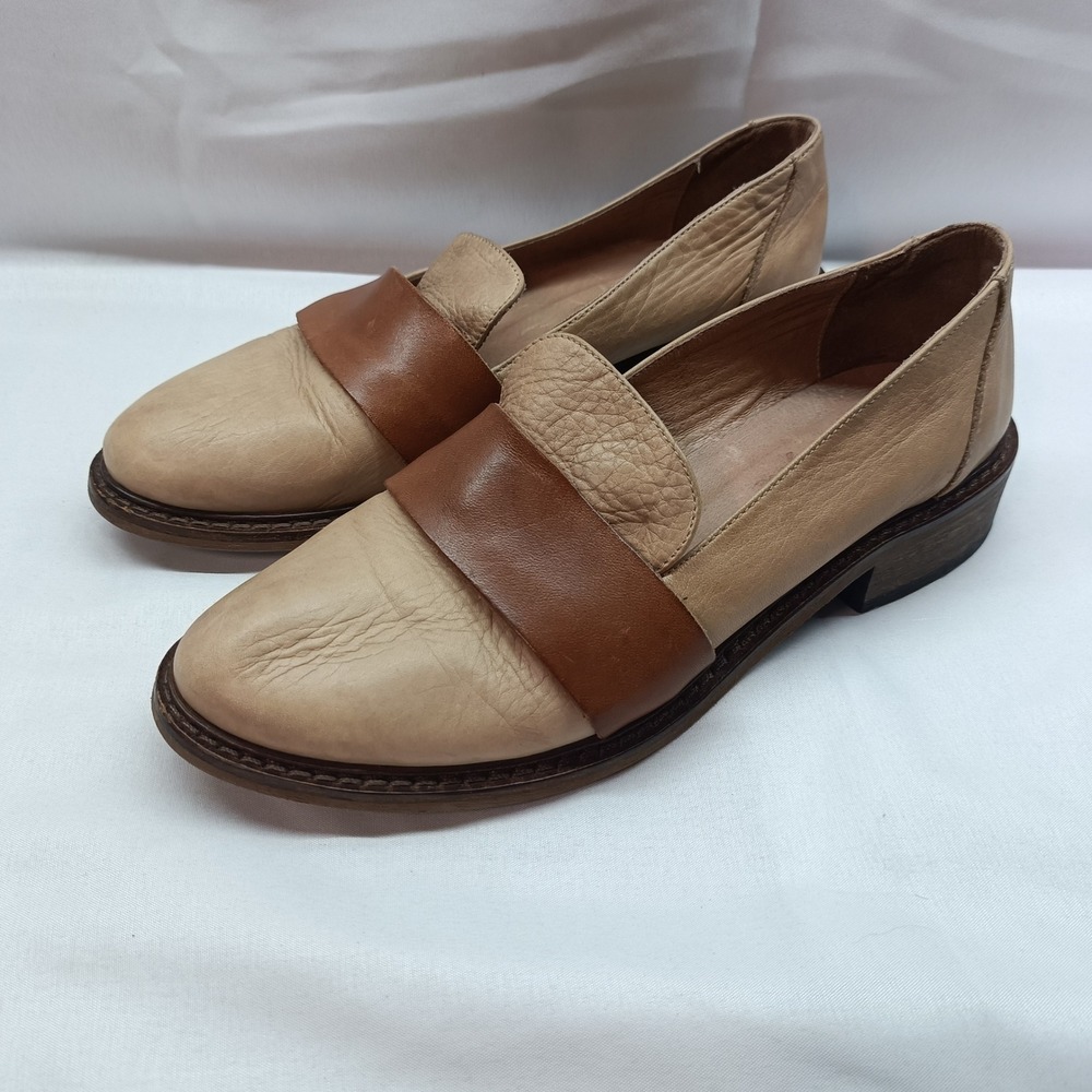 Free People Merit Loafers Womens 37/6.5 Two Tone Leather Tan Brown Slip On Flats